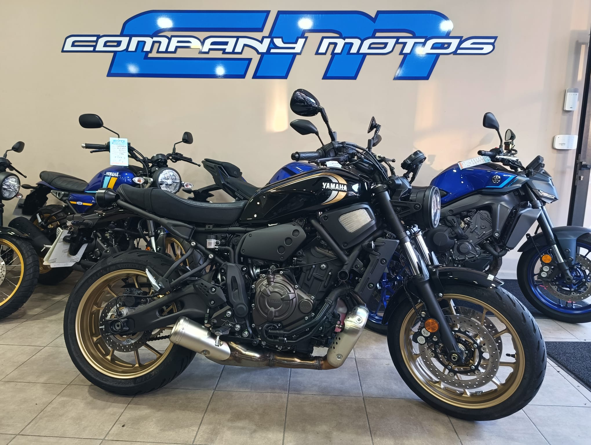 YAMAHA XSR 700
