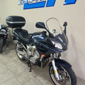 YAMAHA FZS 600 FAZER