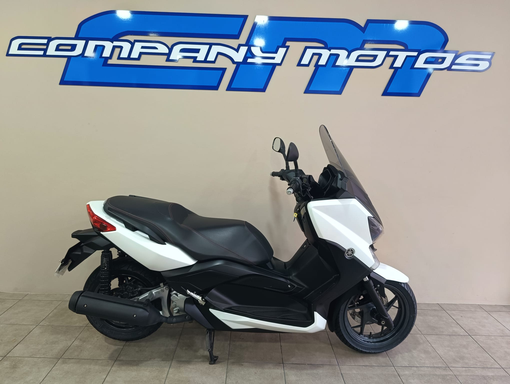 YAMAHA XMAX 250