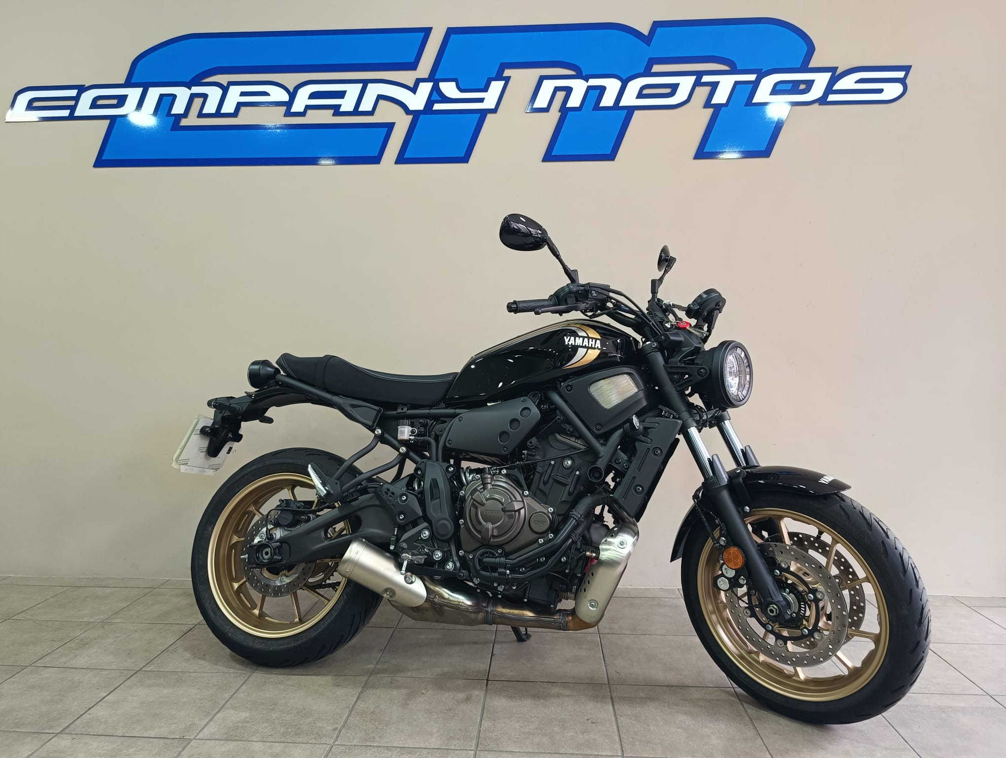 YAMAHA XSR 700