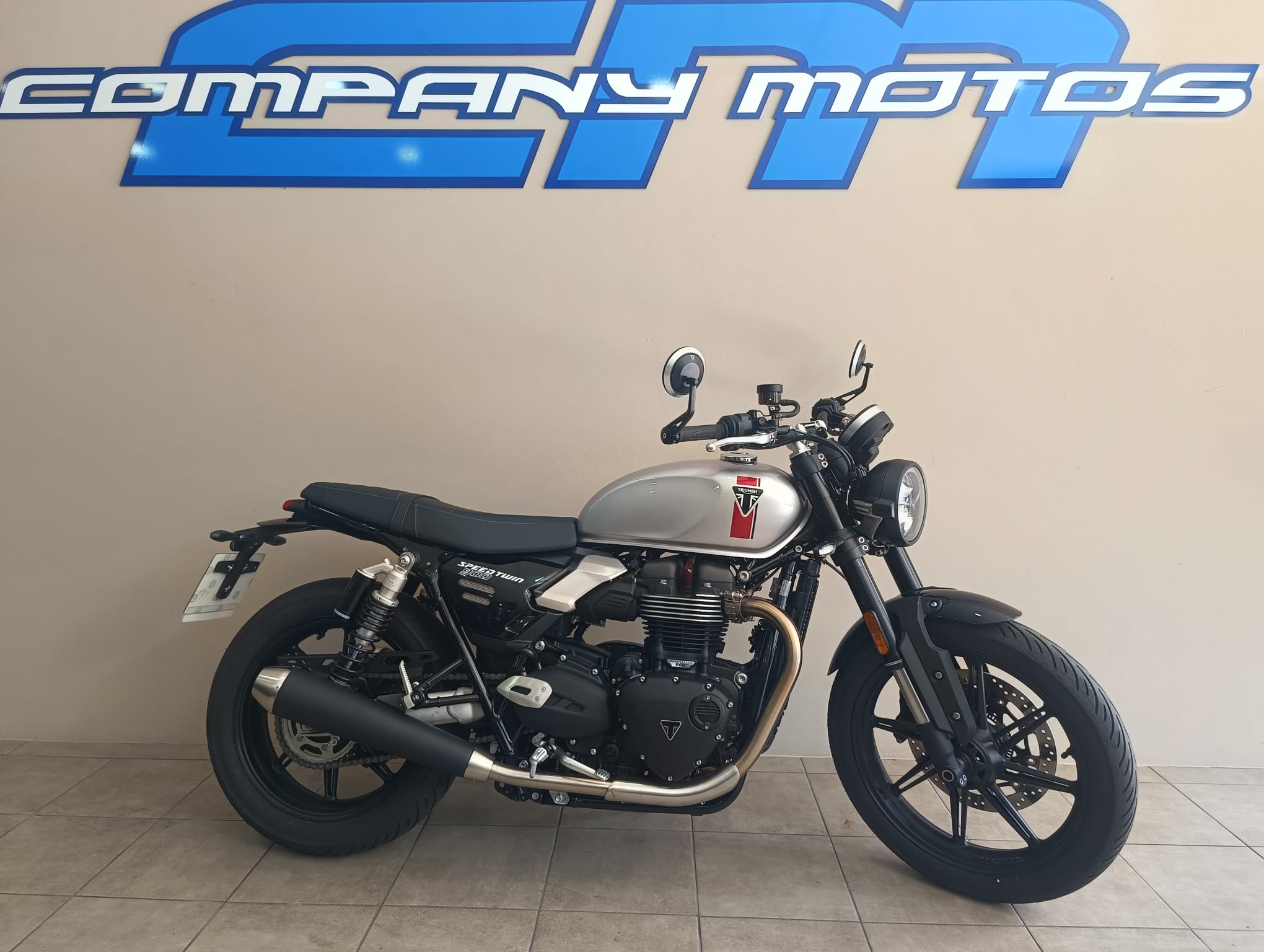 TRIUMPH SPEED TWIN 900