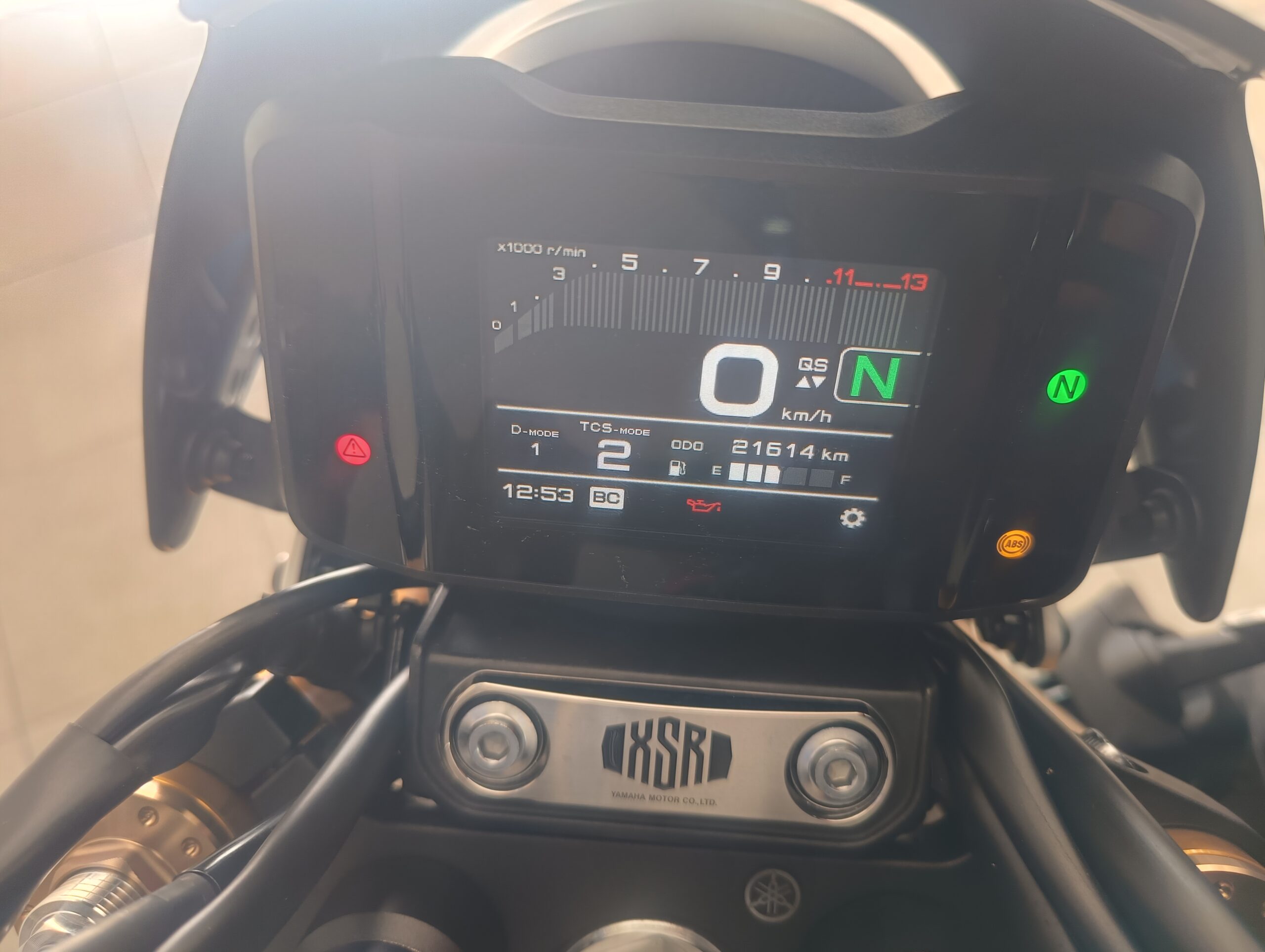 YAMAHA XSR 900 - Imagen 4