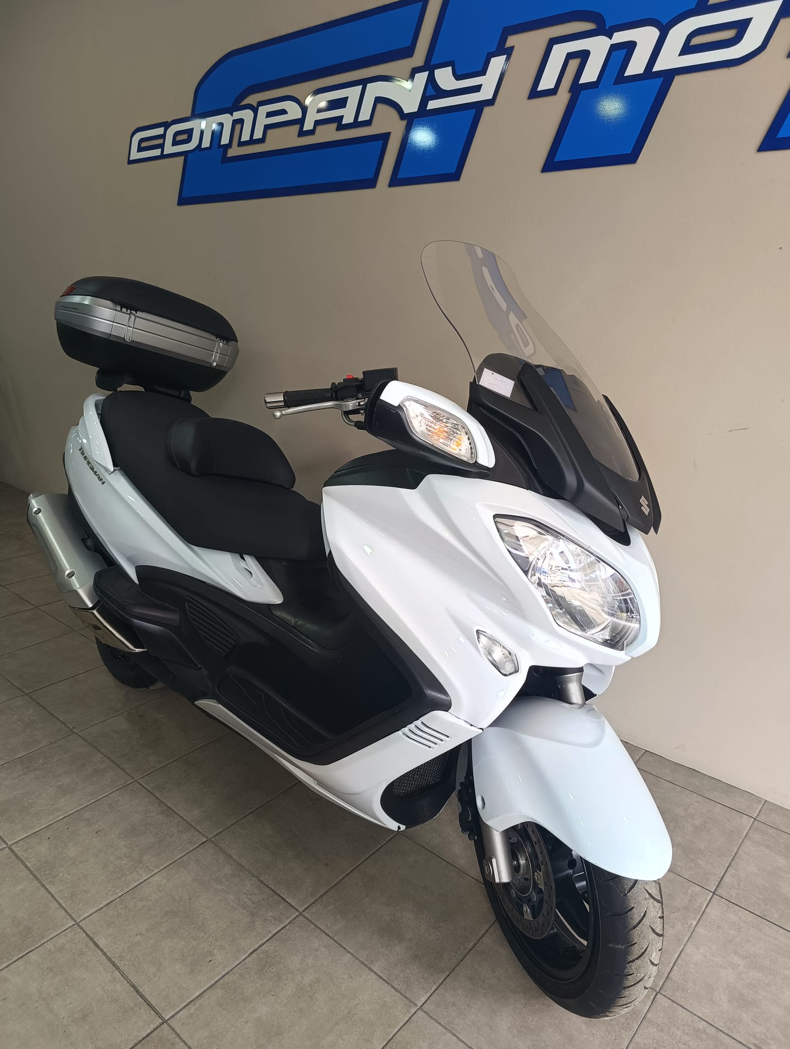 SUZUKI BURGMAN 650 EXECUTIVE - Imagen 2